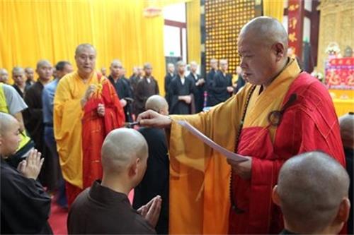 苏州重元寺九位净人剃度出家暨寒山学院百位学僧受沙弥戒仪式