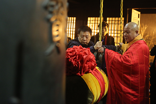 本寺举行敬香祈福撞钟法会